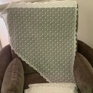 White Lace 3 piece Swag set